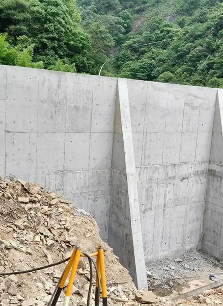 洛阳孟津县重力式挡土墙